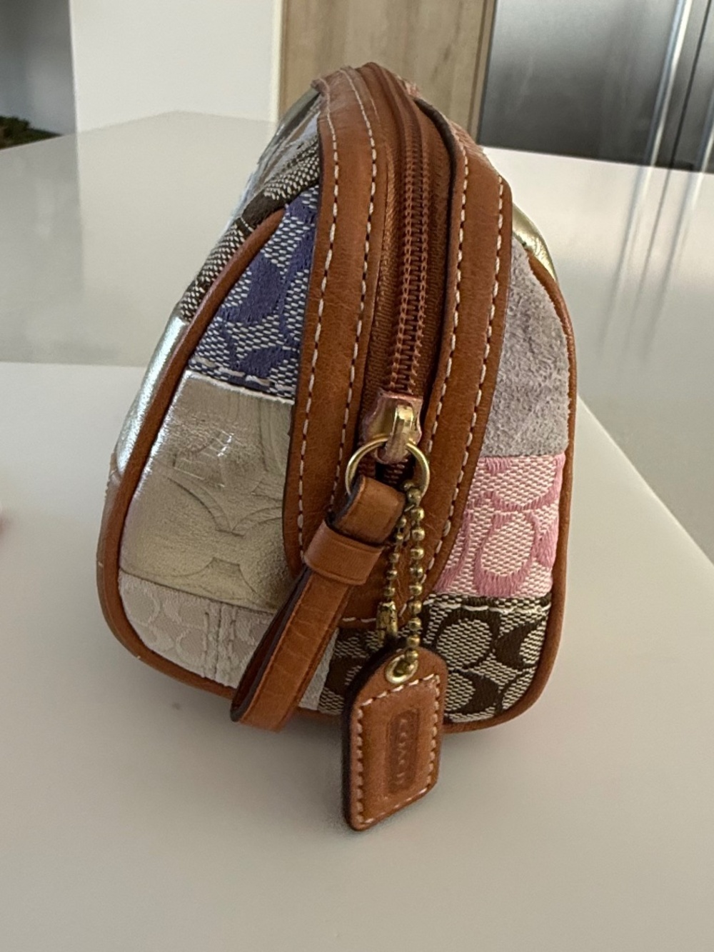 Coach Clutch - Picture 2 of 9